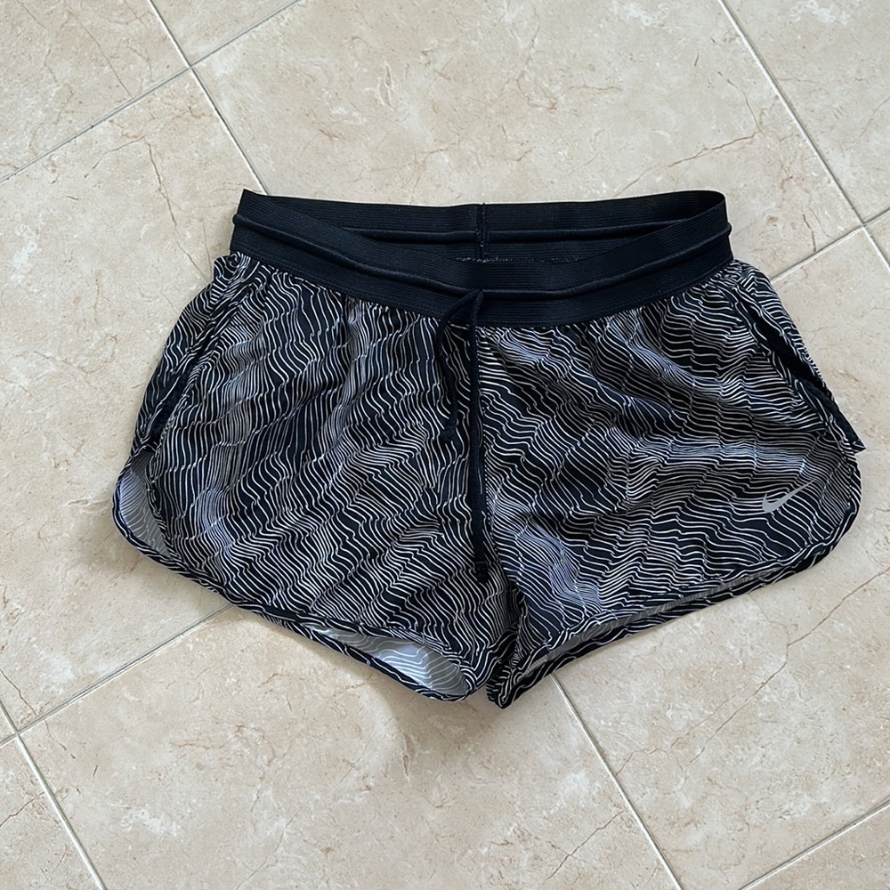 🖤🤍Nike Black and White Printed Running Shorts🖤🤍